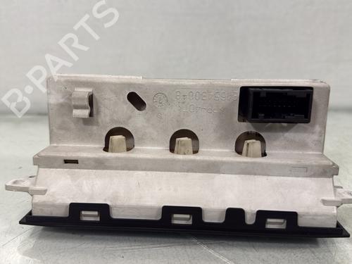 display-monitor-peugeot-partner-mpv-5_-g_-1996-33314227 main image