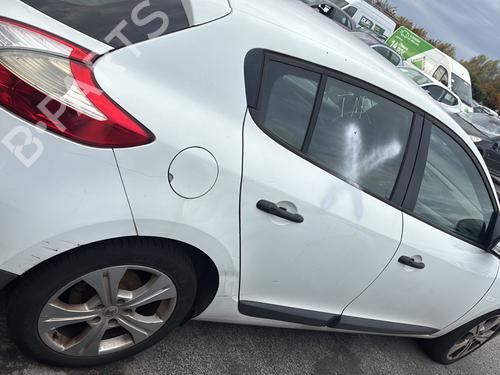 Fuse box RENAULT MEGANE III Hatchback (BZ0/1_, B3_) 1.5 dCi | BP37722948E1 - Image 12