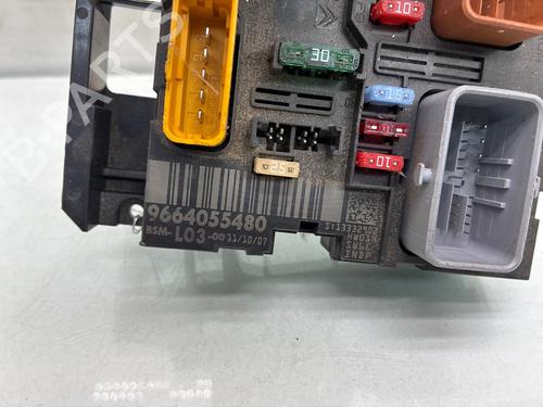 Used Fuse box Fuse box 36792318 36792318