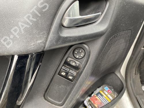 Fuse box CITROËN C3 II (SC_) 1.6 BlueHDi 100 | BP31205581E1  - Image 19