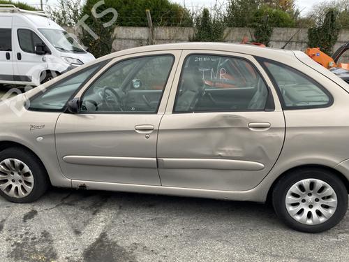 Left headlight CITROËN XSARA PICASSO (N68) 2.0 HDi | BP24197758C28 