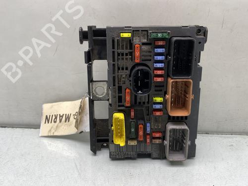 Used Fuse box CITROËN C5 III (RD_) 1.6 HDi 110 (RD9HL0, RD9HR8, RD9HRA) (112 hp) 31831369