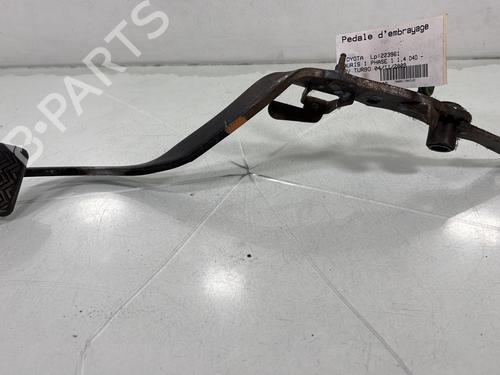 Used Clutch pedal TOYOTA AURIS (_E15_) 1.4 D-4D (NDE150_, NDE150R) (90 hp) 30791589