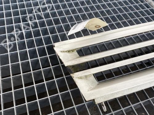 Used Grille Grille PEUGEOT 309 II (3C, 3A) [1989-1993] 19995427 19995427