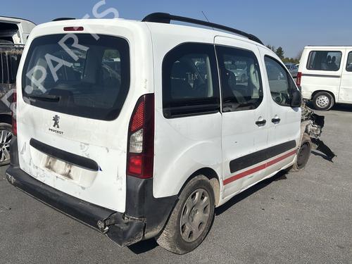 Left headlight PEUGEOT PARTNER Box Body/MPV 1.6 BlueHDi 100 | BP29564723C28 