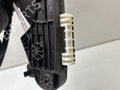 Used Front right window mechanism Front right window mechanism CITROËN C5 AIRCROSS (A_) 1.2 Hybrid 136 (ARHPYJ) (136 hp) 32441389 32441389