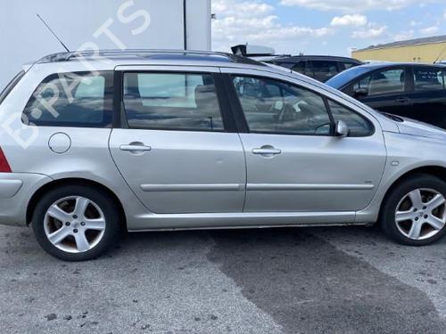 Fuse box PEUGEOT 307 Break (3E) 2.0 HDI 110 | BP24200331E1  - Image 17