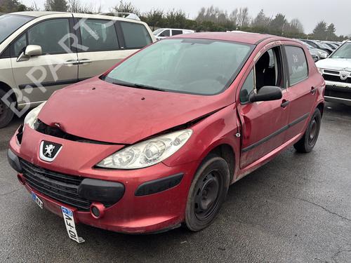 Fuse box PEUGEOT 307 (3A/C) 1.6 HDi | BP32063359E1 - Image 17