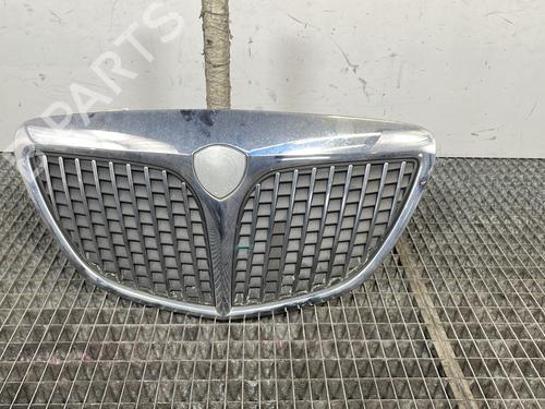 Used Grille LANCIA YPSILON (843_) 1.2 (843.AXL1A) (69 hp) 29609903