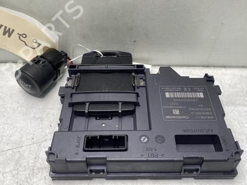 Kartenleser für RENAULT CLIO IV (BH_) 1.2 16V (73 hp) 32126072