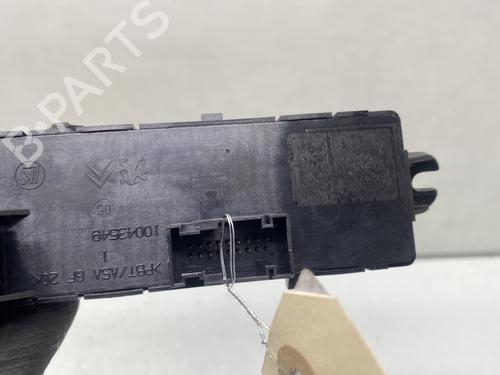 Used Warning switch Warning switch PEUGEOT 5008 (0U_, 0E_) 1.6 BlueHDi 120 (120 hp) 29842118 29842118