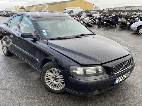 Left headlight VOLVO S60 I (384) 2.4 D | BP31880905C28