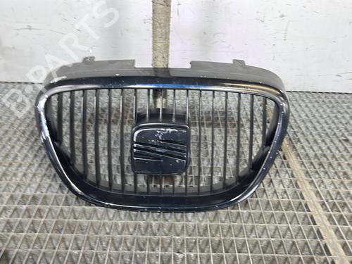 Used Grille SEAT ALTEA (5P1) 2.0 TDI 16V (140 hp) 28425159