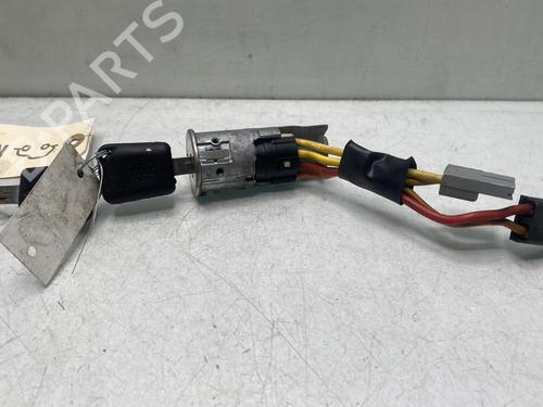 Clé de contact RENAULT ESPACE II (J/S63_) 2.1 TD (J633, J634, J/S635, J/S63D) (88 hp) 31858201