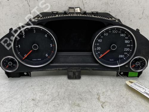 Used Instrument cluster Instrument cluster VW TOUAREG (7P5, 7P6) 3.0 V6 TDI (240 hp) 19957065 19957065