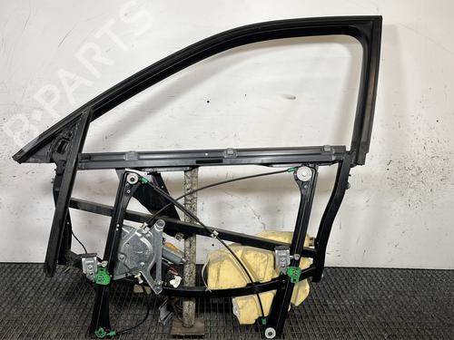 Rudehejsemekanisme ventre foran AUDI A4 B5 (8D2) 1.9 TDI (116 hp) 31834397