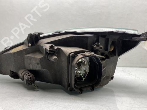Right headlight FORD FOCUS I Saloon (DFW) 2.0 16V | BP25623967C29 