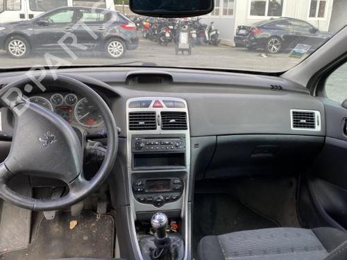 Fuse box PEUGEOT 307 Break (3E) 2.0 HDI 110 | BP24200331E1  - Image 10