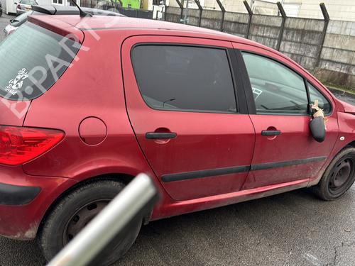 Fuse box PEUGEOT 307 (3A/C) 1.6 HDi | BP32063359E1 