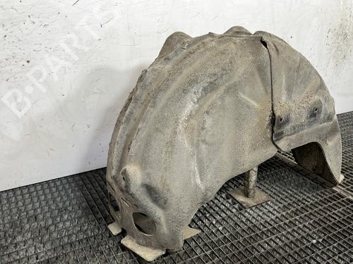 wheel-arch-renault-megane-iv-hatchback-b9amn_-2015-32855362 main image
