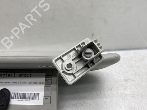Used Right sun visor Right sun visor 21960013 21960013