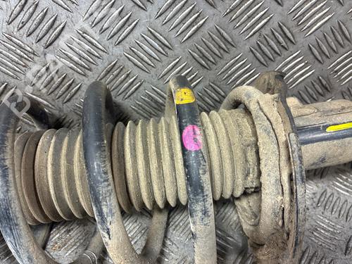 Used Right front shock absorber Right front shock absorber FORD KUGA II (DM2) 2.0 TDCi (120 hp) 39984285 39984285