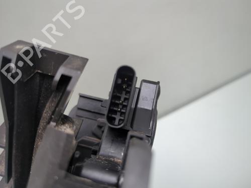 rear-right-lock-mercedes-benz-b-class-sports-tourer-w247-2018-25700797 main image