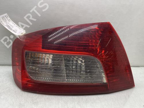 Used Left taillight PEUGEOT 407 (6D_) 2.0 HDi 135 (6DRHRH, 6DRHRE, 6DRHRG, 6DRHRJ) (136 hp) 22608355