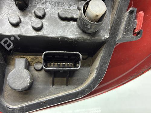 left-taillight-renault-clio-iii-br01-cr01-2005-2006-2007-2008-2009-2010-2011-2012-2013-2014-33724303 main image