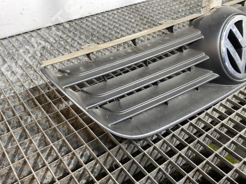 Grille VW POLO IV (9N_, 9A_) 1.2 12V | BP28496799C40 