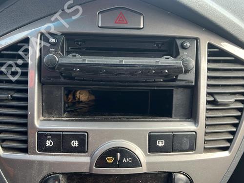 Left front door KIA CARENS II MPV (FJ) 2.0 CRDi | BP20026382C2 