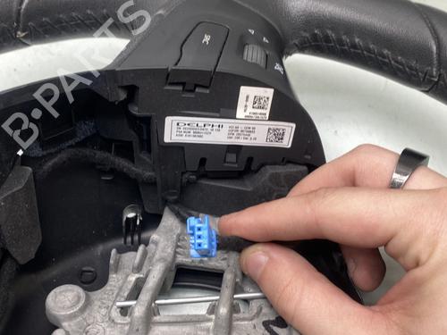 steering-wheel-peugeot-2008-i-cu_-2013-29939831 main image