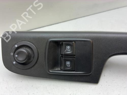 Used Left front window switch Left front window switch RENAULT TRAFIC III Van (FG_) 1.6 dCi 125 (FGMH) (125 hp) 39902712 39902712