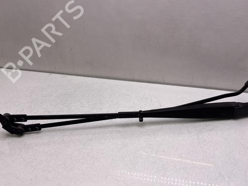 Used Front windshield wiper arm TOYOTA AYGO (_B1_) 1.0 (KGB10_, KGB10R) (68 hp) 32524318