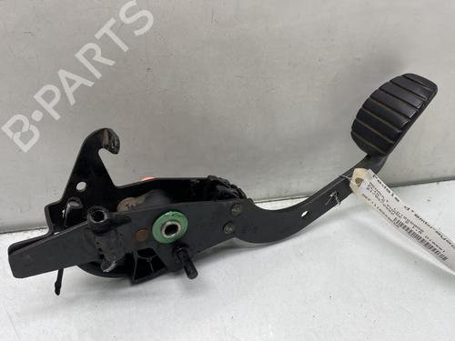 Pedal embrague RENAULT CLIO II (BB_, CB_) 1.5 dCi (B/CB07) (65 hp) 31322232