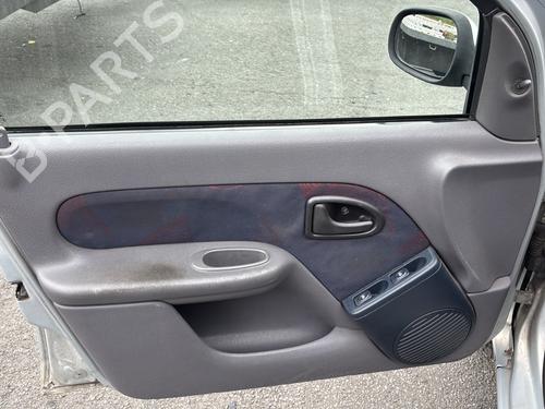 Grille RENAULT CLIO II Hatchback Van (SB0/1/2_) 1.9 D (SB0R) | BP30059766C40 