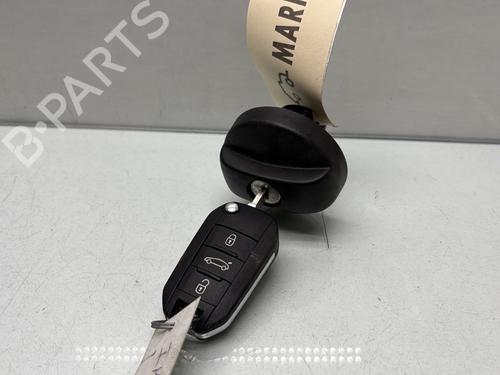 fuel-cap-citroen-c4-cactus-2014-32168504 main image