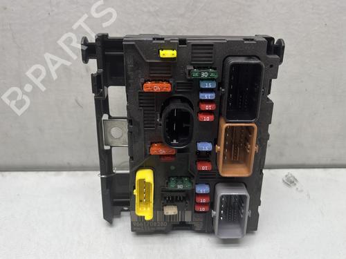 Used Fuse box PEUGEOT 207 (WA_, WC_) 1.4 HDi (68 hp) 28704849