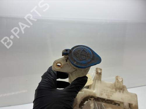 Used Windscreen washer tank Windscreen washer tank KIA SORENTO I (JC) 2.5 CRDi 4WD (140 hp) 36389010 36389010