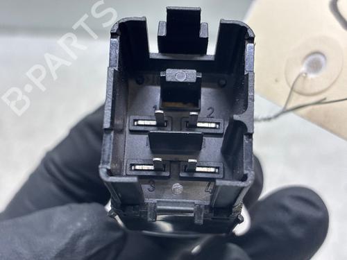 Warning switch VW GOLF V Variant (1K5) 1.9 TDI | BP39107733I22 - Image 2