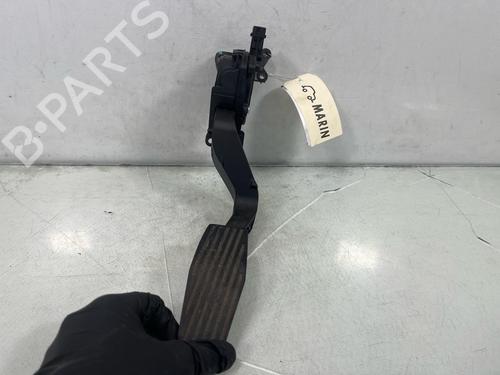 pedal-fiat-tipo-hatchback-356_-357_-2016-36150287 main image