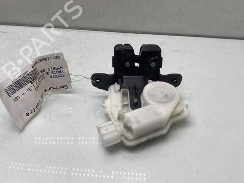 Used Tailgate lock TOYOTA YARIS (_P13_) 1.5 Hybrid (NHP130_, NHP130) (101 hp) 28704835