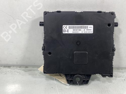 Używane Skrzynka bezpieczników RENAULT KANGOO / GRAND KANGOO II (KW0/1_) 1.5 dCi 90 (KW05, KW08, KW0G, KW11) (90 hp) 30933009