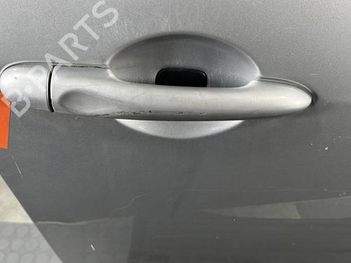 Used Right front door Right front door 31039686 31039686
