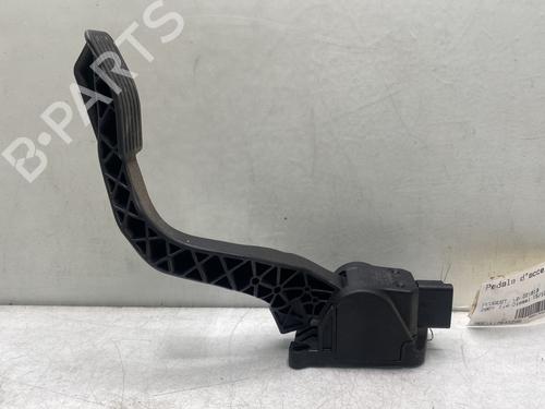 Pédale PEUGEOT 206+ (2L_, 2M_) 1.4 HDi eco 70 (68 hp) 31906111