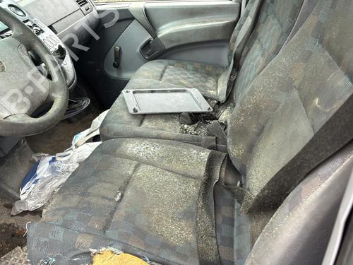 Right headlight MERCEDES-BENZ VITO Van (W638) 108 CDI 2.2 (638.094) | BP32386501C29