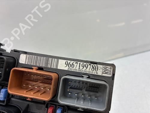 Fuse box CITROËN C3 Picasso (SH_) 1.6 HDI 90 | BP39211897E1 - Image 4
