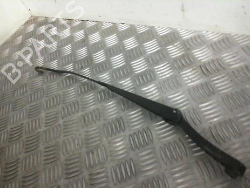 Used Front windshield wiper arm CITROËN BERLINGO / BERLINGO FIRST MPV (MF_, GJK_, GFK_) 1.9 D (MFWJZ) (70 hp) 19987192
