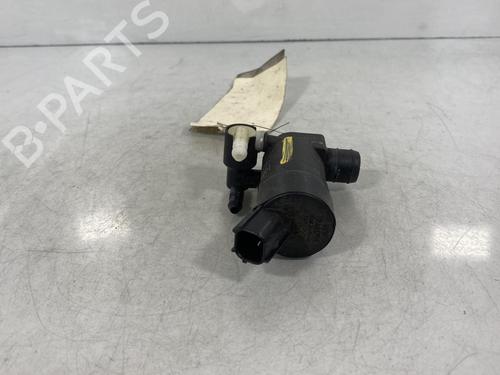 Used Washer pump Washer pump VOLVO V50 (545) 1.6 D (110 hp) 19981227 19981227