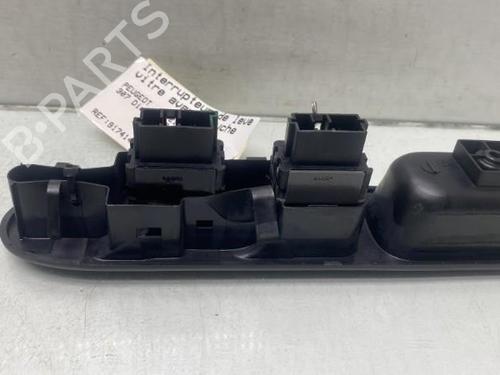 Used Left front window switch PEUGEOT 307 Break (3E) 1.6 HDi (90 hp) 19957948